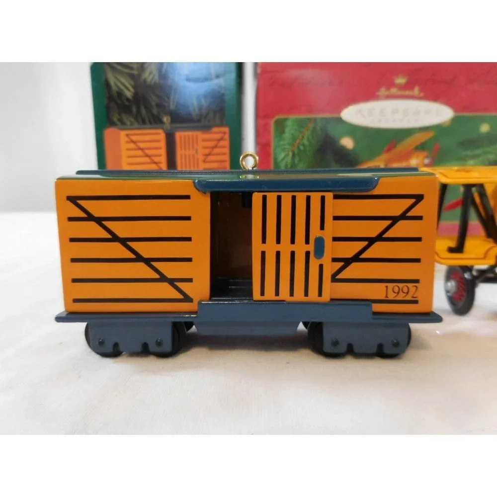 Hallmark Keepsake Ornament 1930 Custom Biplane Kiddie‎ Car Classics 2001 + Stock